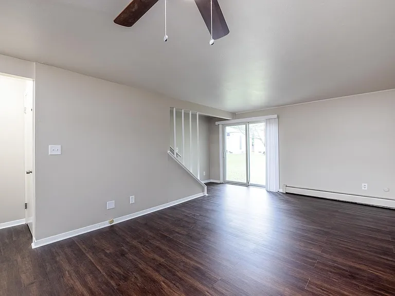 1 Gordon Pkwy — Photo 16