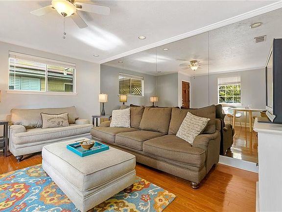 5th image of 2855 Saint Charles Ave APT 301