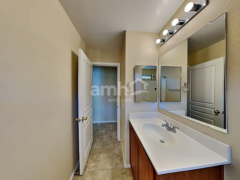 16261 W Hope Dr — Photo 14