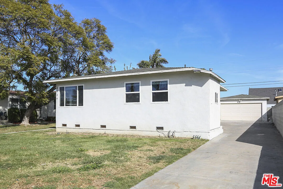 Building Photo - 8326 Barnsley Ave