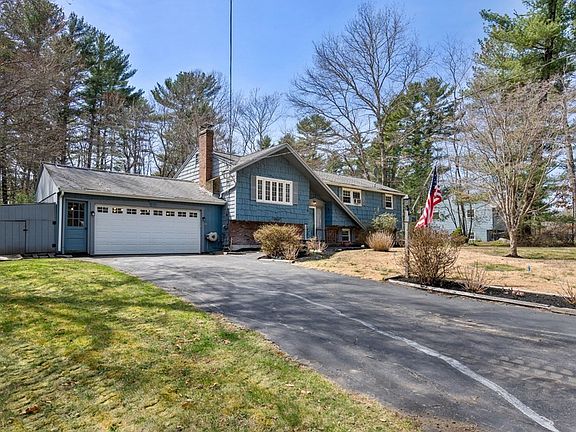 3rd image of 28 Fairwood Dr
