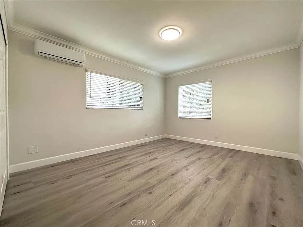 41 N Sierra Bonita Ave — Photo 2