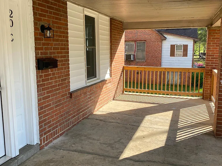 20 Roanoke Ave #C — Photo 7