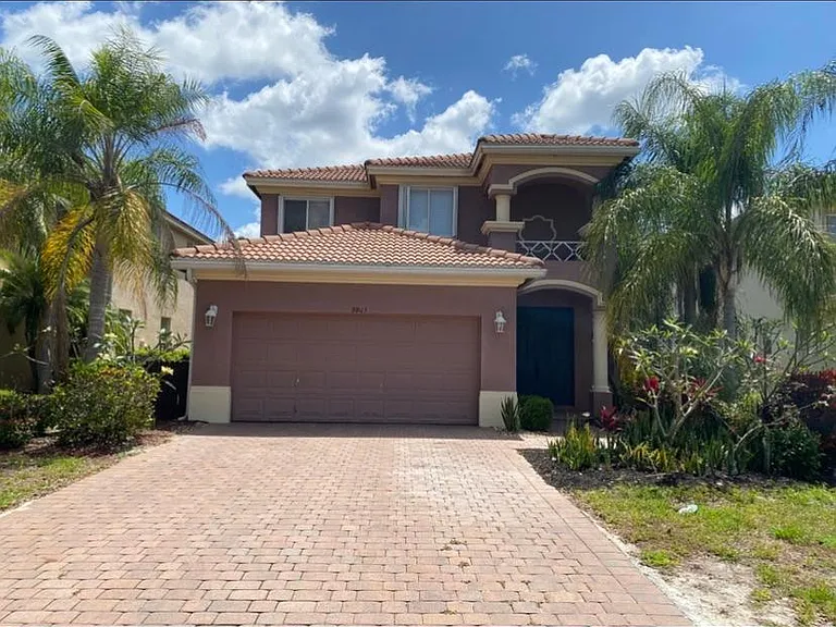 9923 Springlake Cir — Photo 1