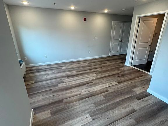 3rd image of 191 Governor St #1