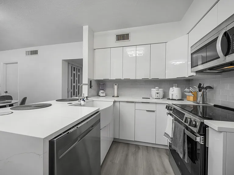 201 S Collier Blvd #1 — Photo 15