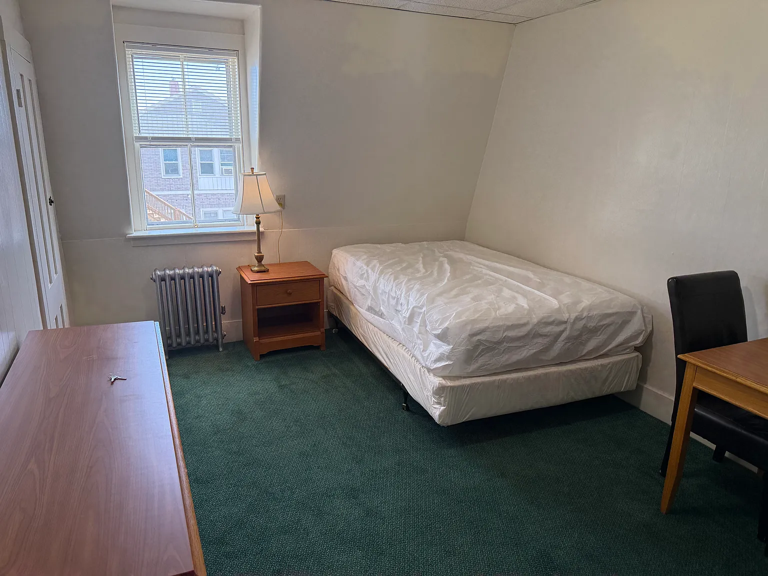 Studio, $850 — Photo 2