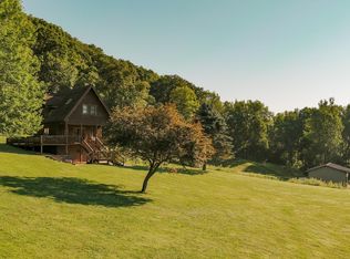 2342 Garland Ln, Dorchester, IA 52140