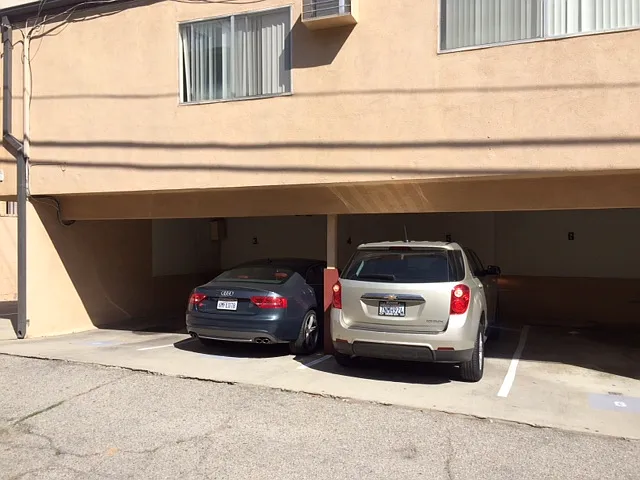 1810 Prosser Ave — Photo 11