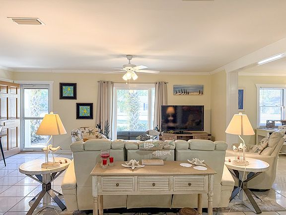 4th image of 140 Avenue D