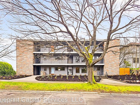 3rd image of 2101 7th Ave W APT 302