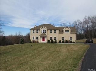 7 Coleman Dr, Campbell Hall, NY 10916
