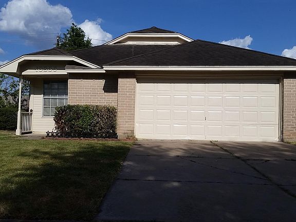2nd image of 10839 Parkland Woods Dr