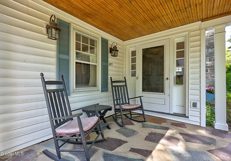 4th image of 1377 Clifton Park Road