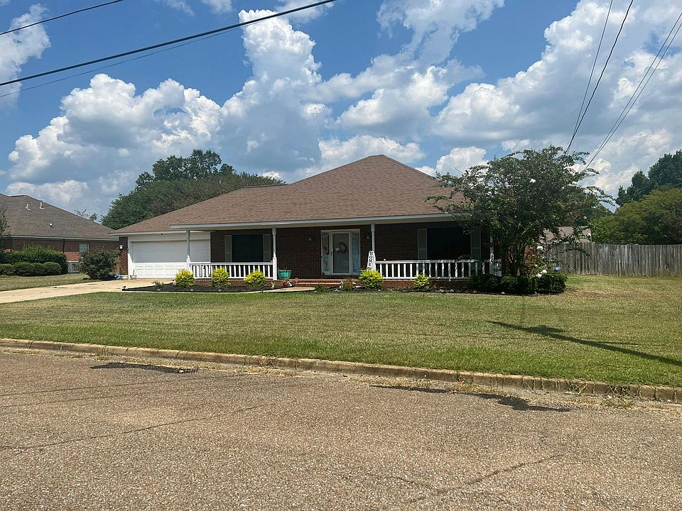 1st image of 105 Rogers Way
