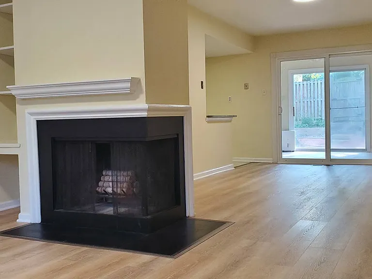5471 Woodenhawk Cir — Photo 11