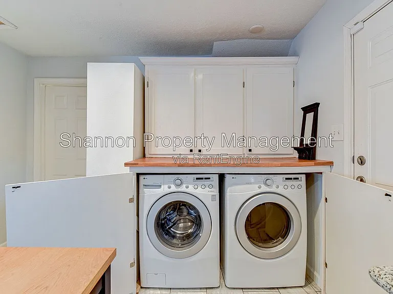 100 E 33rd St — Photo 8