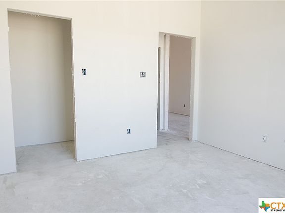 4th image of 232 Pecan Mdw