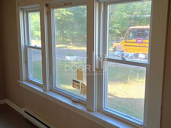 4th image of 136 Brookside Rd APT 2