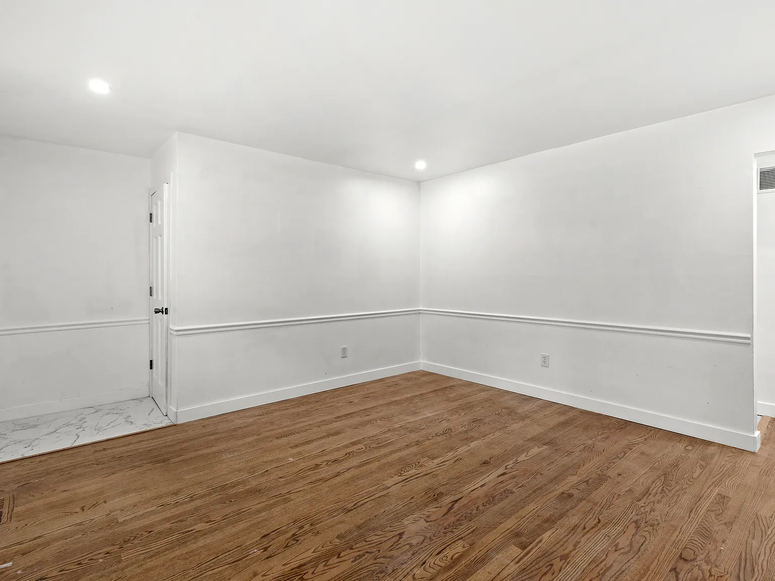 2 bed, 1000 sqft, $1,600 — Photo 4