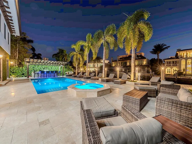 2430 Castilla Isle — Photo 10