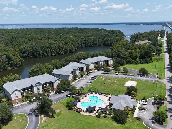 306 Trillium Ct, Santee, SC 29142