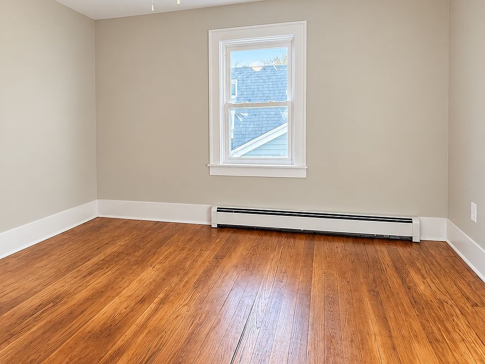 547 Pine St, photo 15