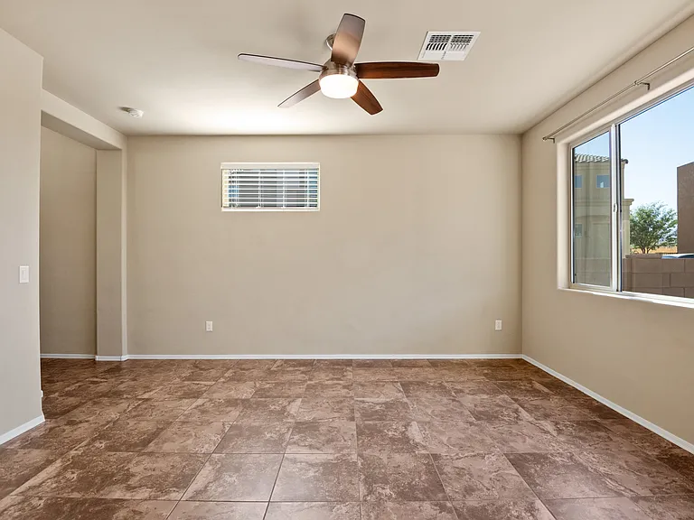 240 E Scepter Ln — Photo 14