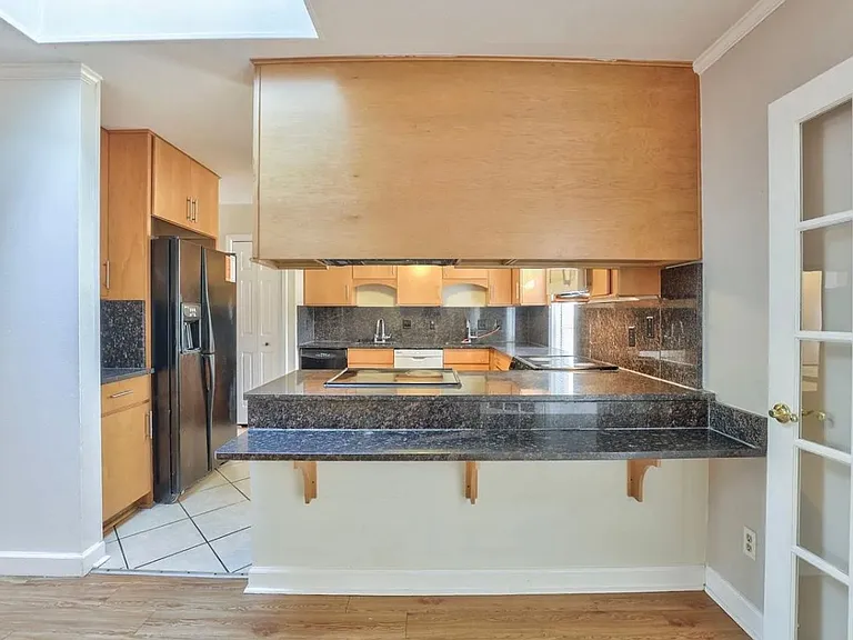 2093 Greenwood Dr — Photo 11