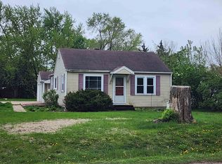 337 Superior Ave, Machesney Park, IL 61115