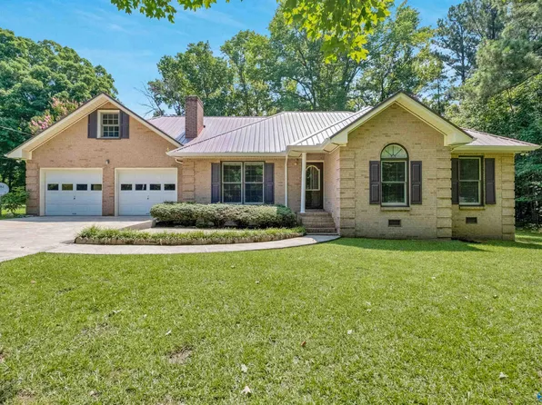124 Mountain Creek Dr, Gadsden, AL 35901