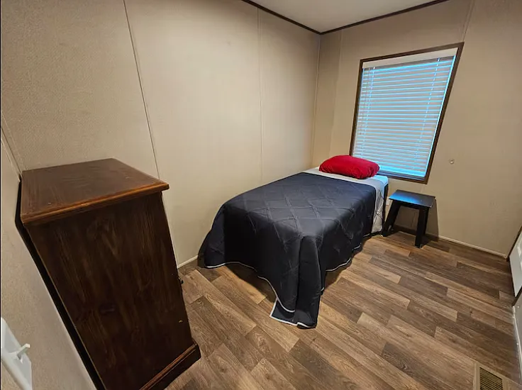 4 bed, $3,900 — Photo 4