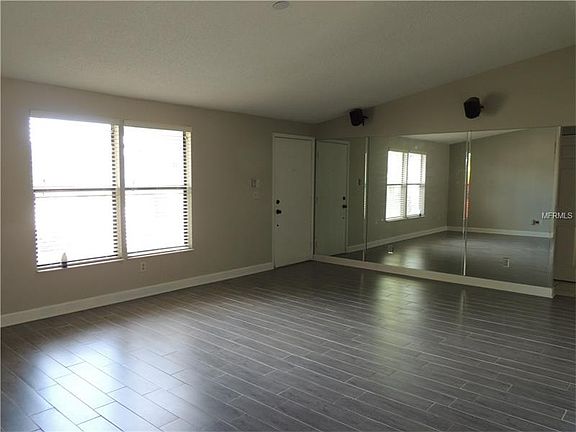 4th image of 550 Fernshire Dr