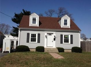 110 Benedict St, Pawtucket, RI 02861