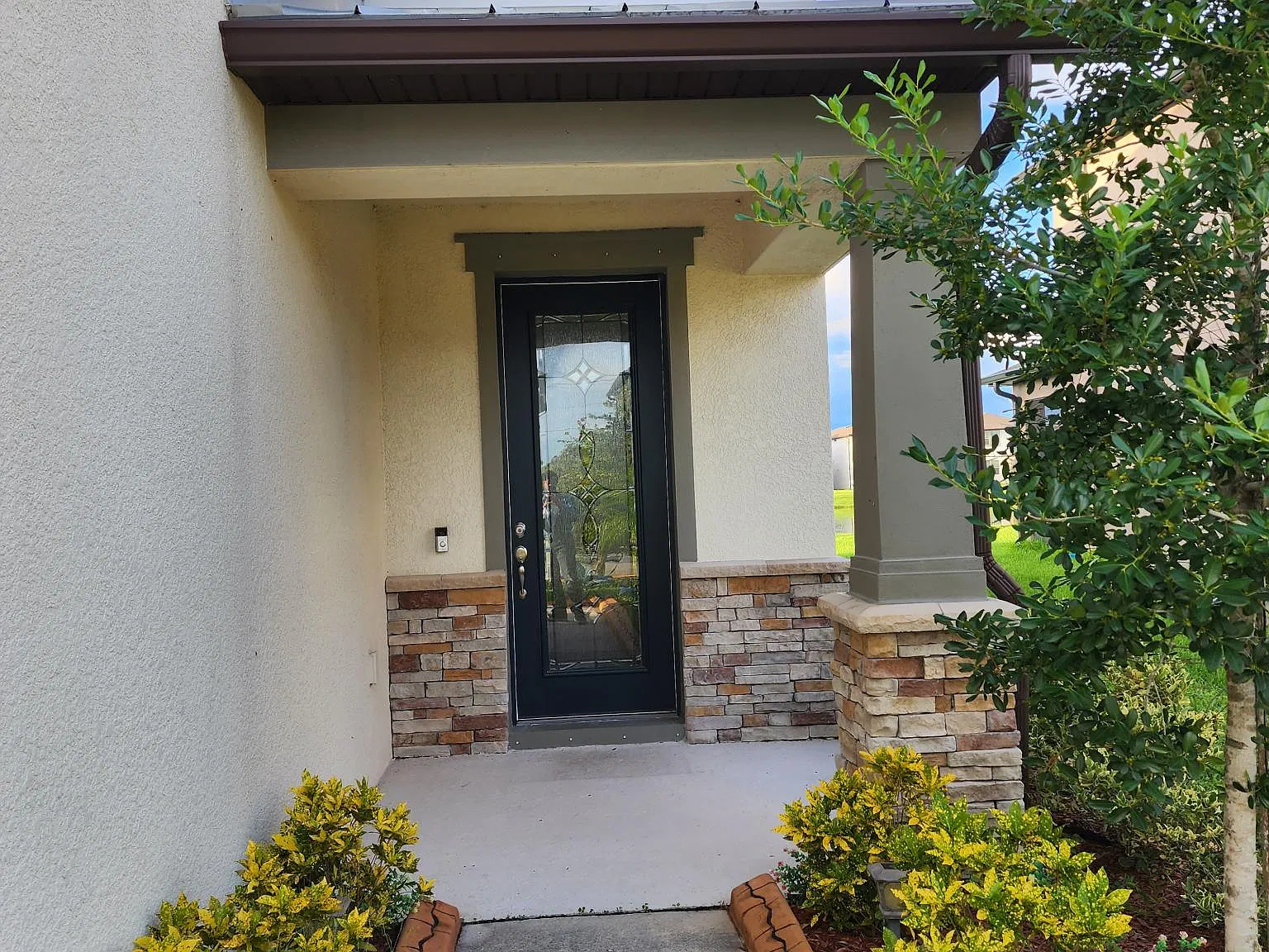4 bed, 2518 sqft, $2,600 — Photo 2