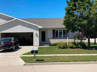 2236 Knuell St, Manitowoc, WI 54220