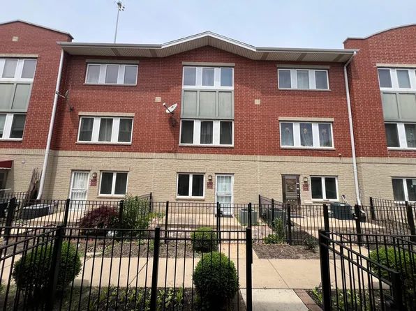 2426 W 32nd Pl, Chicago, IL 60608