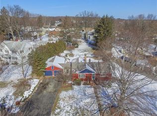 27 Mohawk Ln, Wethersfield, CT 06109