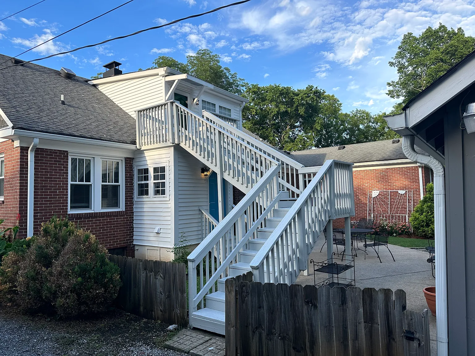 2 bed, 900 sqft, $1,300 — Photo 2