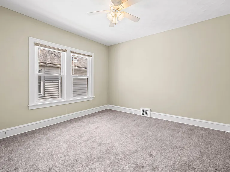 1600 Victoria Ave #UP — Photo 16