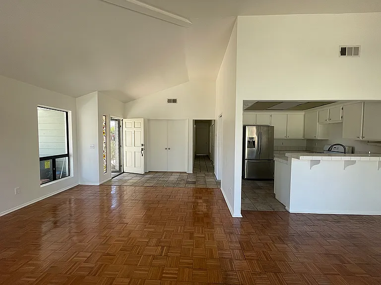 902 Wentworth Cir — Photo 6