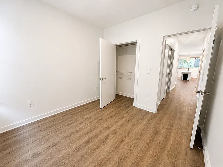 Millhouse — Photo 46