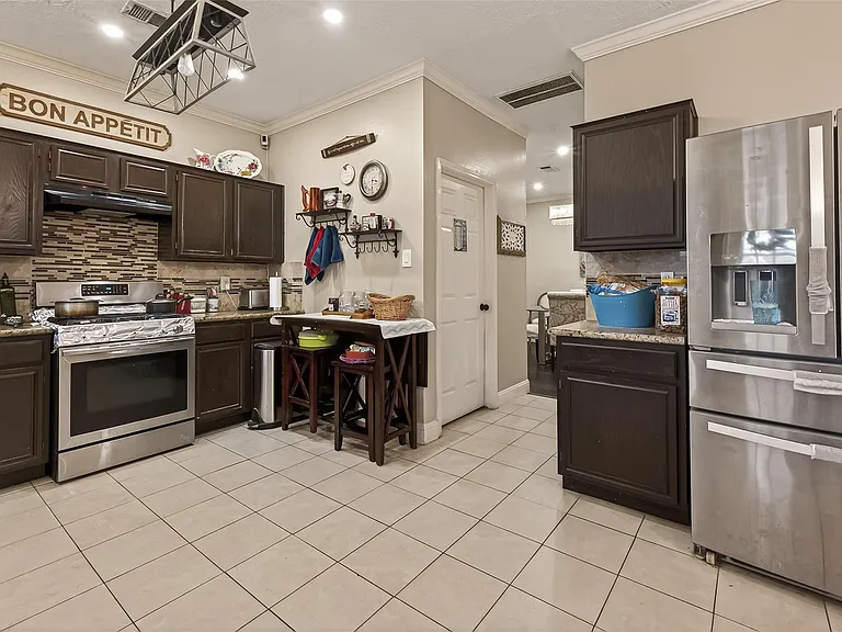 3611 Stacy Park Cir — Photo 18