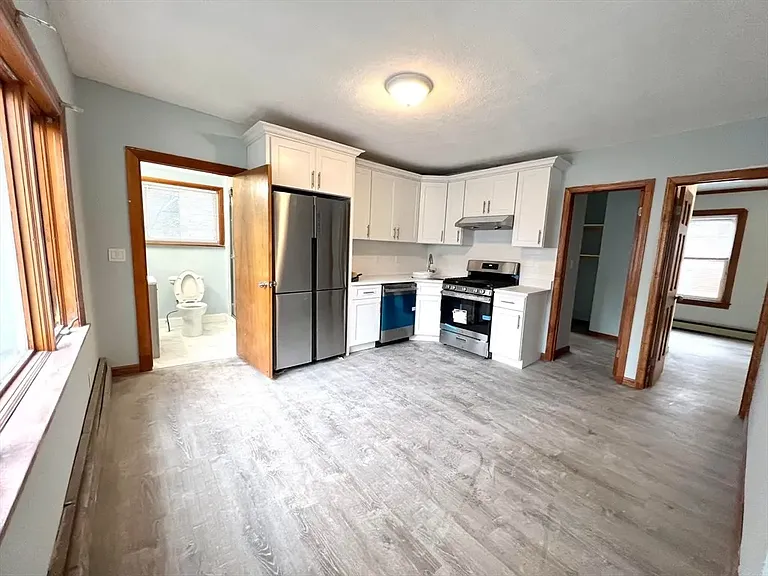 83-89 Webster Ave #2 — Photo 16