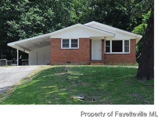 409 Lansdowne Rd, Fayetteville, NC 28314