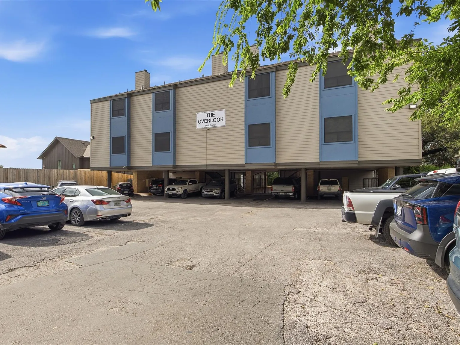 1 bed, 1.0 bath, 634 sqft, $1,500 — Photo 2