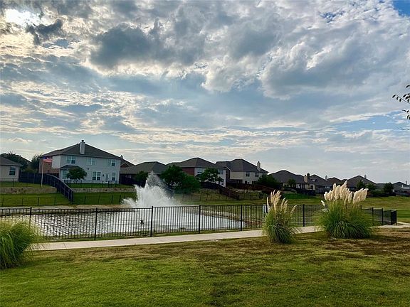 4th image of 14700 Sawmill Dr