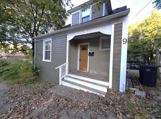 9 N Jackson St, Elgin, IL 60123