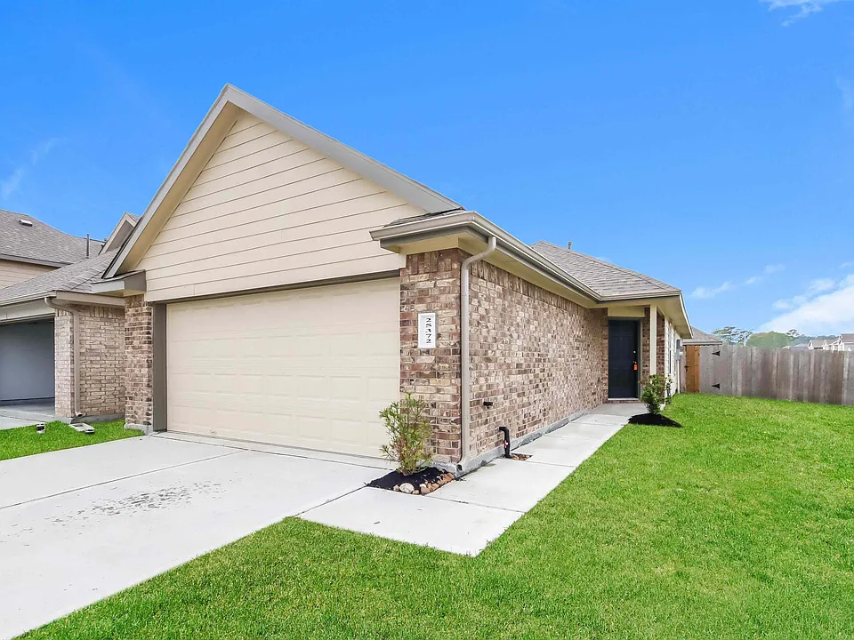 25372 Claremont Hills Ln