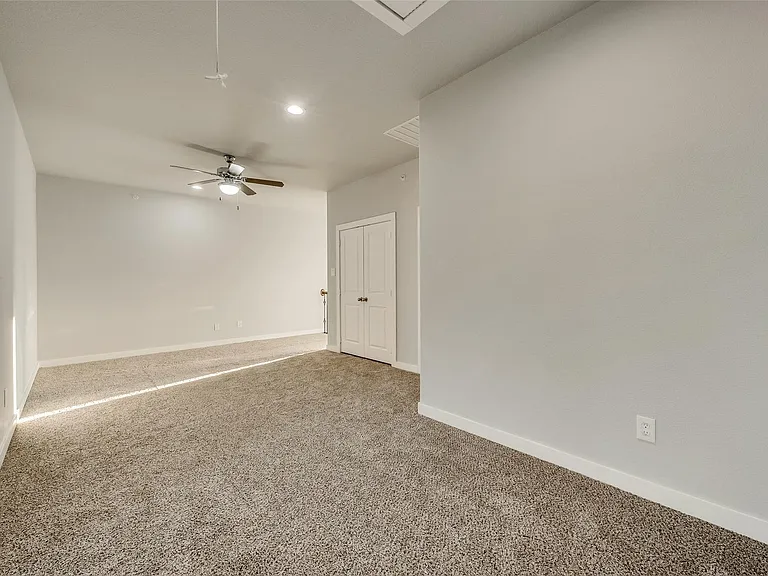 5827 Rivendell Dr — Photo 13